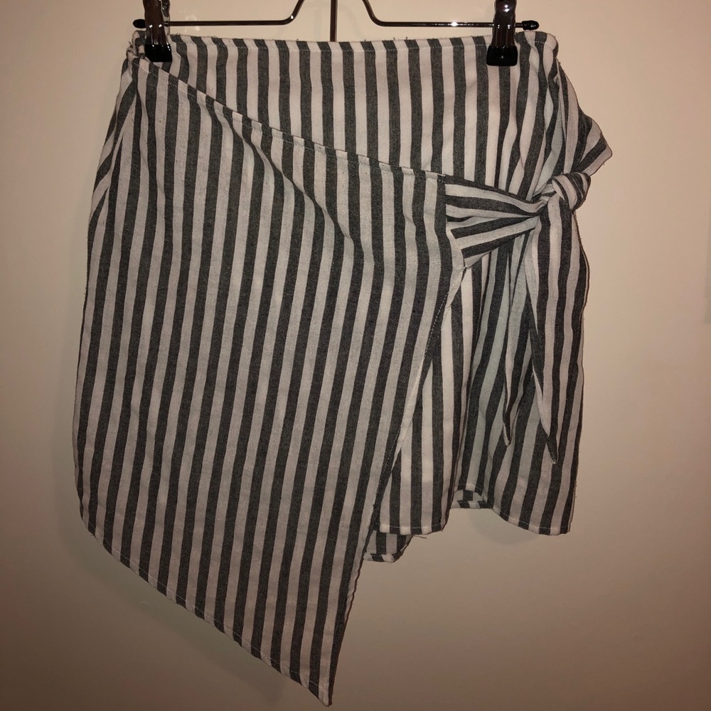 Striped flowy skirt